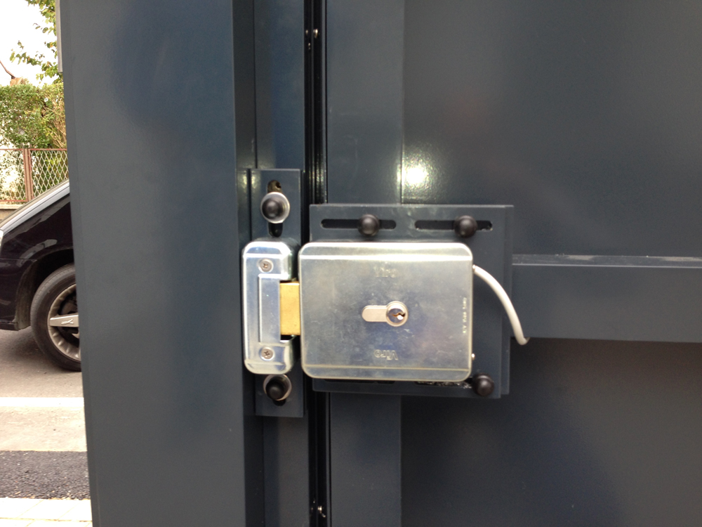 Vollautomatischer Torantrieb von FAAC | Tor-Center Wimpassing Bernd